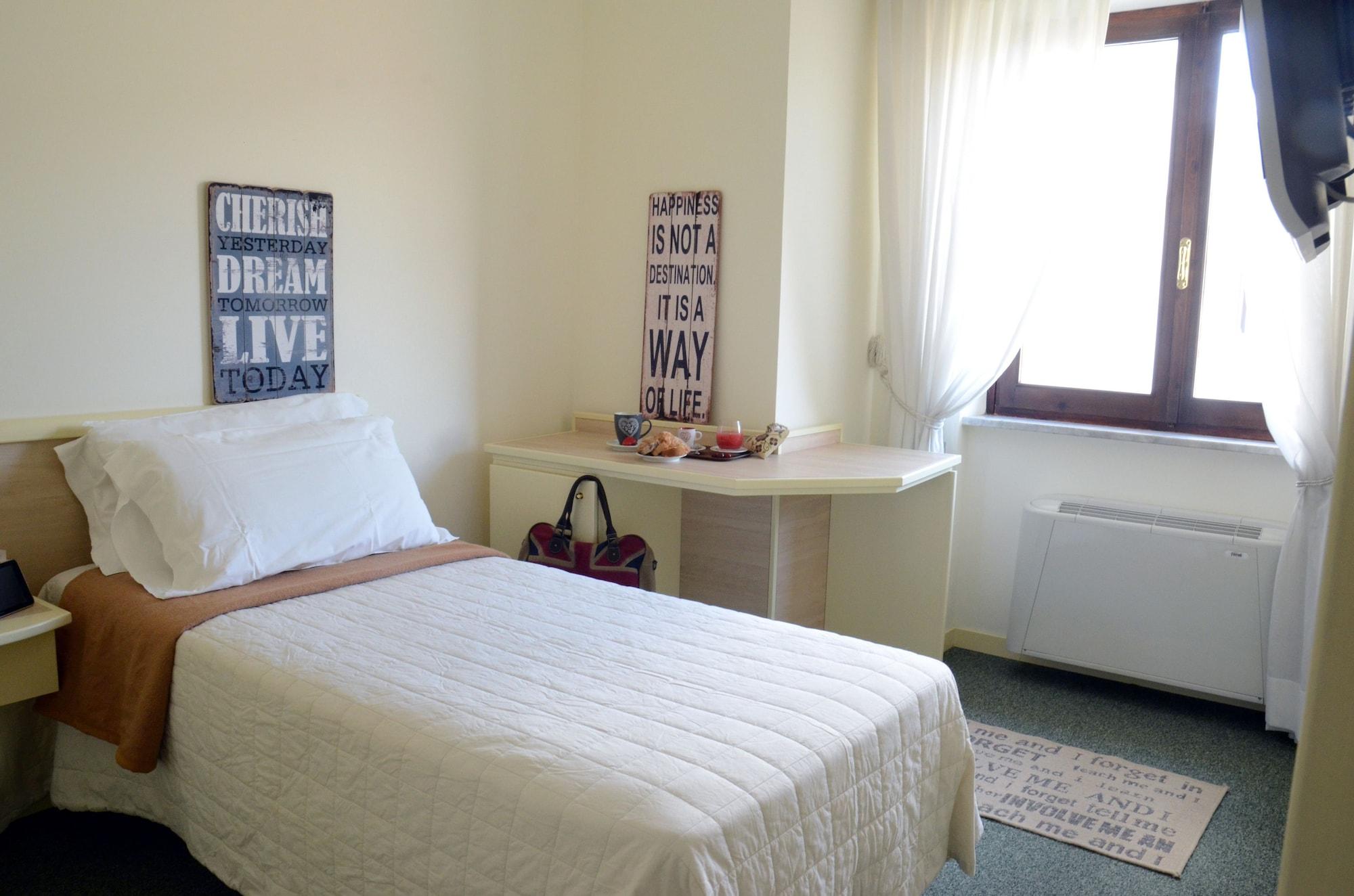 Hotel Bassetto Ferentino Eksteriør bilde