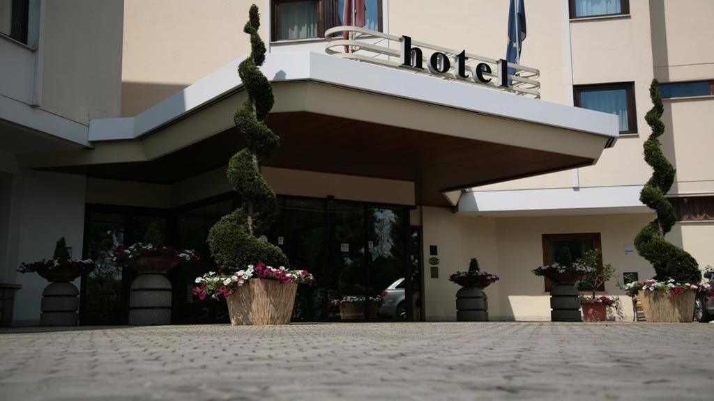 Hotel Bassetto Ferentino Eksteriør bilde